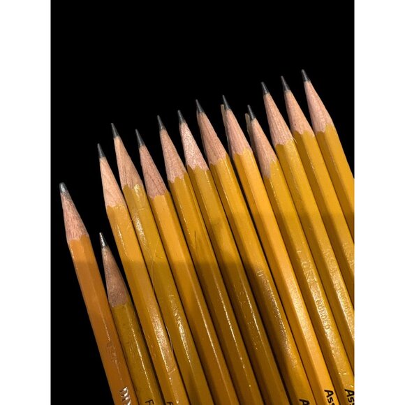 Lot of 13 Mix Sharpened Used No2 Yellow Pencils, Assoc 600, Dixon, FaberCastell - Picture 4 of 4